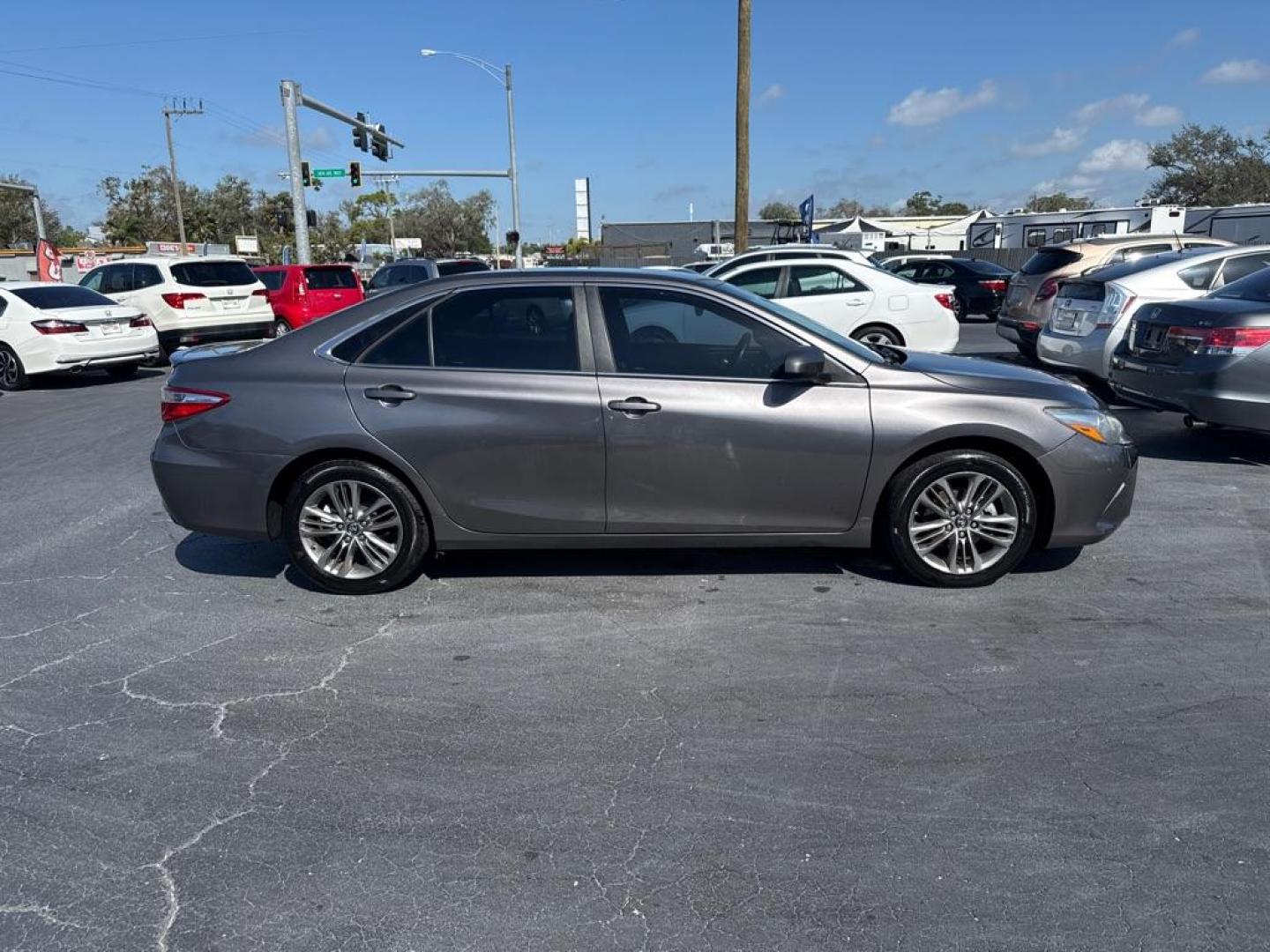 2016 GRAY TOYOTA CAMRY LE (4T1BF1FK8GU) with an 2.5L engine, Automatic transmission, located at 2929 9th St. West, Bradenton, 34205, (941) 242-2810, 27.473591, -82.570679 - Thanks for inquring into DriveNation USA! All vehicles listed can be viewed at www.drivenationusa.com for vehicle history reports and additonal info. We cannot quote any terms such as down payments or monthly payments without an application. You can apply directly at www.drivenationusa.com or by con - Photo#8