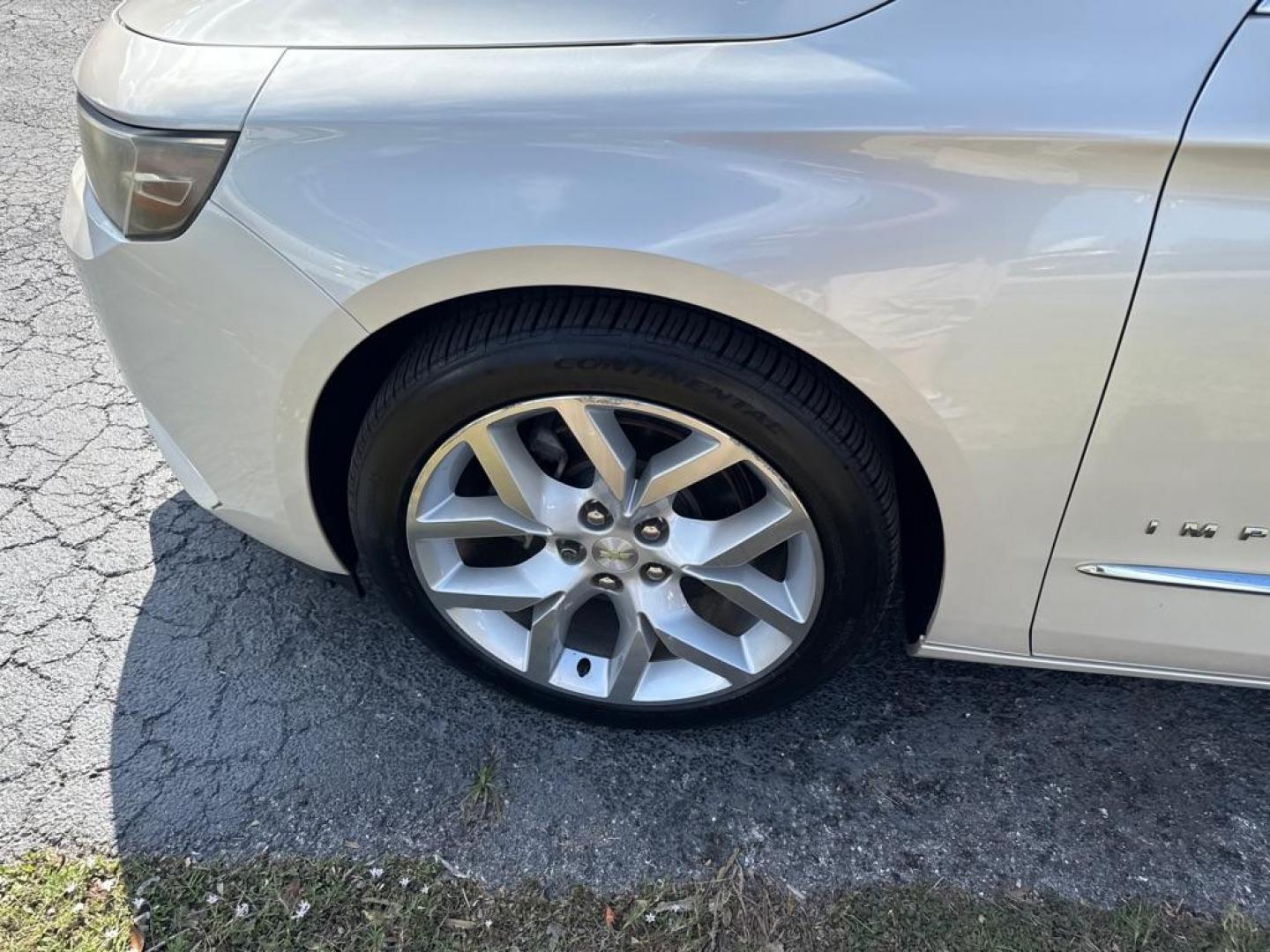 2014 WHITE CHEVROLET IMPALA LTZ (1G1155S36EU) with an 3.6L engine, Automatic transmission, located at 2929 9th St. West, Bradenton, 34205, (941) 242-2810, 27.473591, -82.570679 - Thanks for inquring into DriveNation USA! All vehicles listed can be viewed at www.drivenationusa.com for vehicle history reports and additonal info. We cannot quote any terms such as down payments or monthly payments without an application. You can apply directly at www.drivenationusa.com or by con - Photo#9