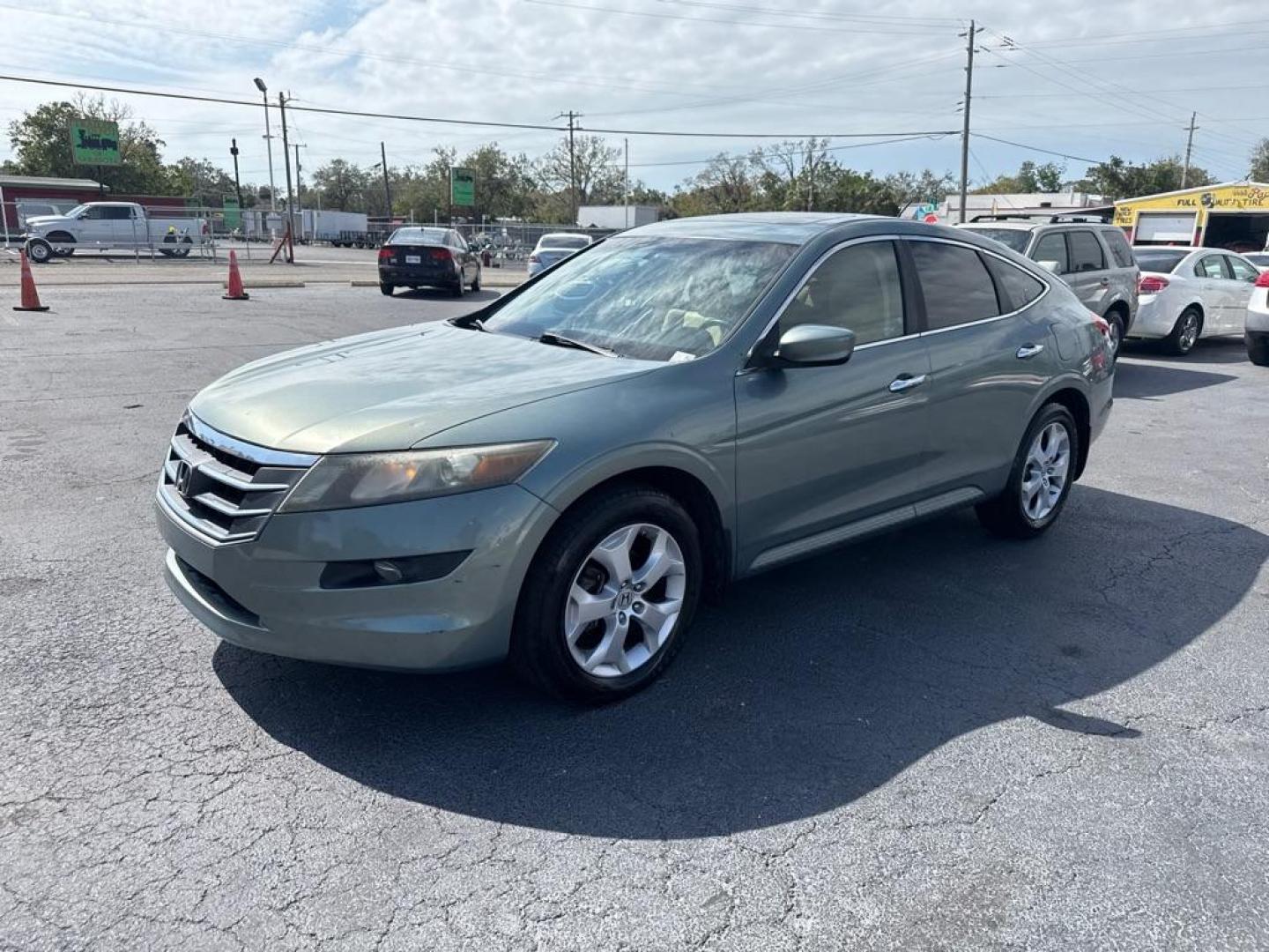 2010 GREEN HONDA ACCORD CROSSTOU EXL (5J6TF1H56AL) with an 3.5L engine, Automatic transmission, located at 2929 9th St. West, Bradenton, 34205, (941) 242-2810, 27.473591, -82.570679 - Thanks for inquring into DriveNation USA! All vehicles listed can be viewed at www.drivenationusa.com for vehicle history reports and additonal info. We cannot quote any terms such as down payments or monthly payments without an application. You can apply directly at www.drivenationusa.com or by con - Photo#3