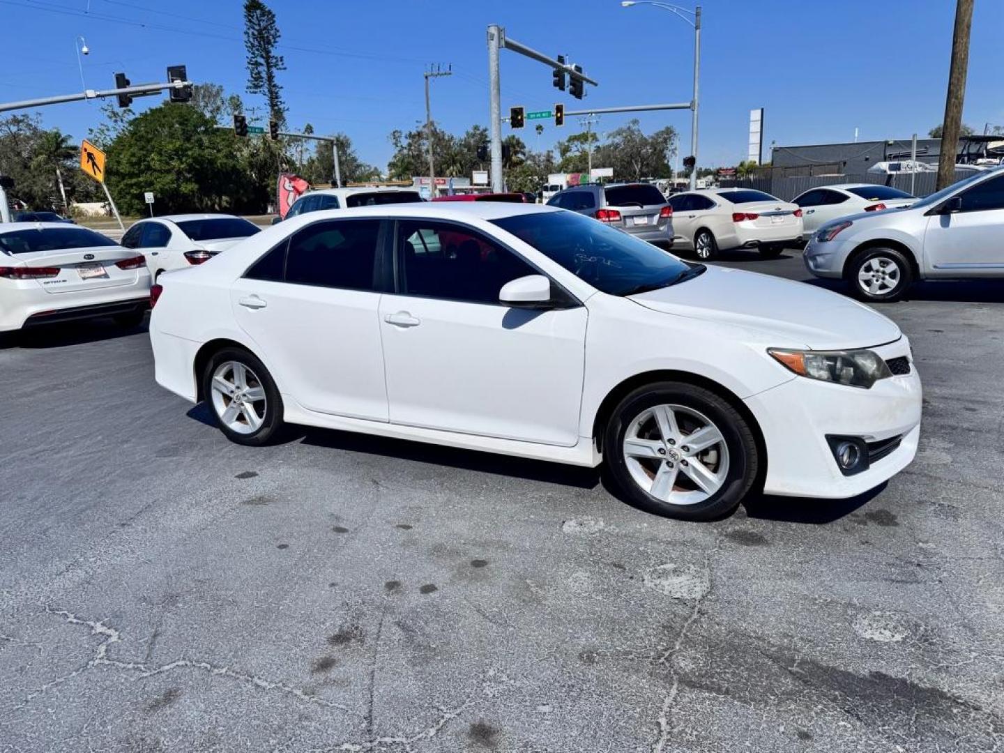 2012 WHITE TOYOTA CAMRY SE (4T1BF1FK7CU) with an 2.5L engine, Automatic transmission, located at 2929 9th St. West, Bradenton, 34205, (941) 242-2810, 27.473591, -82.570679 - Thanks for inquring into DriveNation USA! All vehicles listed can be viewed at www.drivenationusa.com for vehicle history reports and additonal info. We cannot quote any terms such as down payments or monthly payments without an application. You can apply directly at www.drivenationusa.com or by con - Photo#0