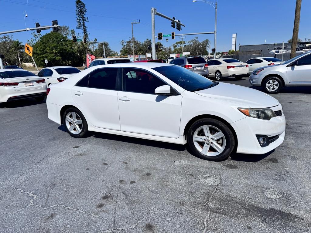 photo of 2012 TOYOTA CAMRY SE