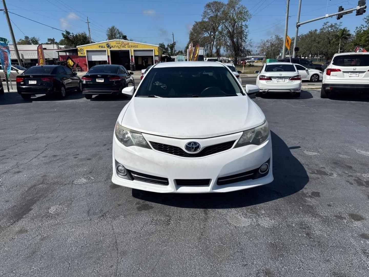 2012 WHITE TOYOTA CAMRY SE (4T1BF1FK7CU) with an 2.5L engine, Automatic transmission, located at 2929 9th St. West, Bradenton, 34205, (941) 242-2810, 27.473591, -82.570679 - Thanks for inquring into DriveNation USA! All vehicles listed can be viewed at www.drivenationusa.com for vehicle history reports and additonal info. We cannot quote any terms such as down payments or monthly payments without an application. You can apply directly at www.drivenationusa.com or by con - Photo#3