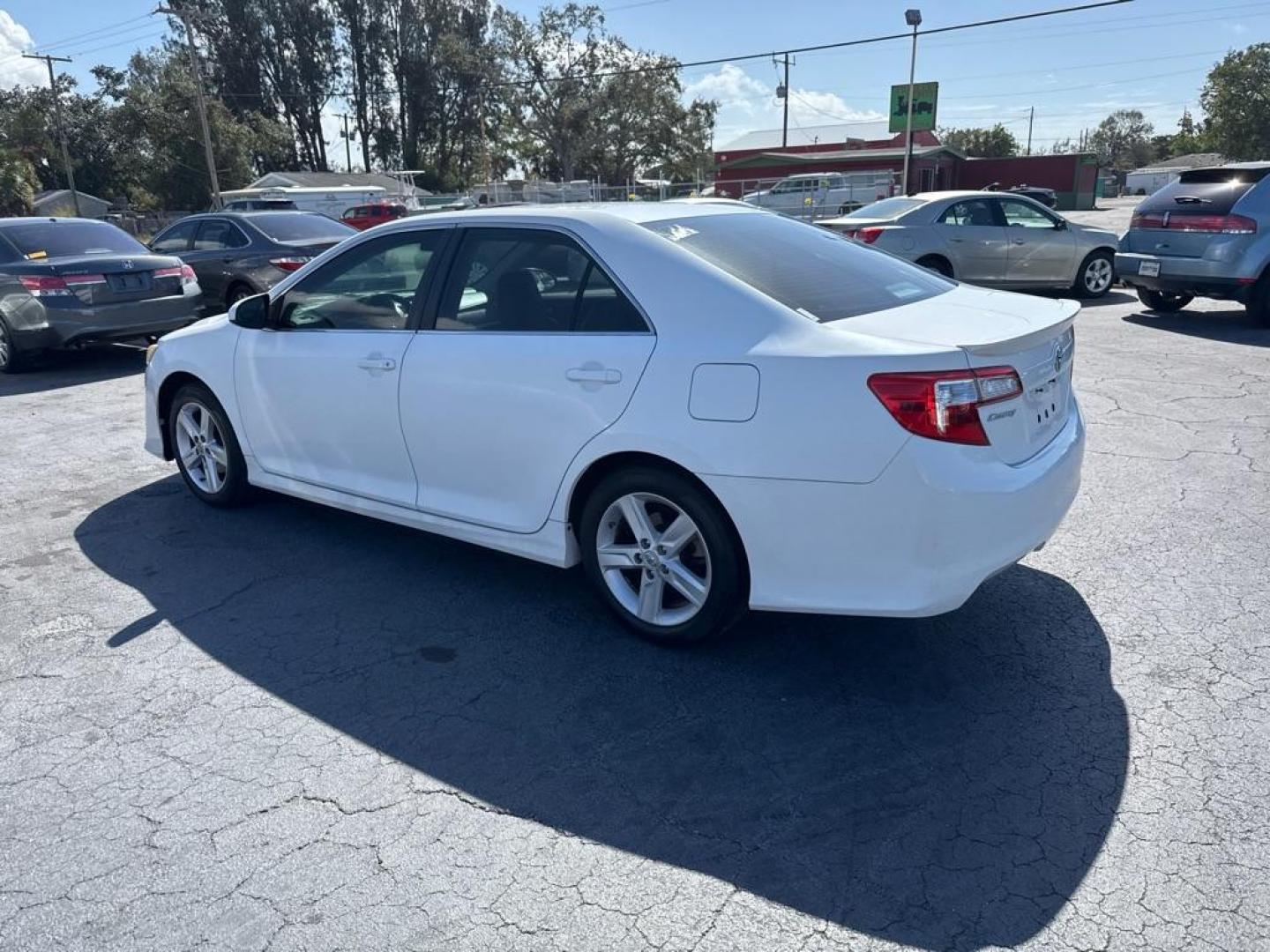 2012 WHITE TOYOTA CAMRY SE (4T1BF1FK7CU) with an 2.5L engine, Automatic transmission, located at 2929 9th St. West, Bradenton, 34205, (941) 242-2810, 27.473591, -82.570679 - Thanks for inquring into DriveNation USA! All vehicles listed can be viewed at www.drivenationusa.com for vehicle history reports and additonal info. We cannot quote any terms such as down payments or monthly payments without an application. You can apply directly at www.drivenationusa.com or by con - Photo#6