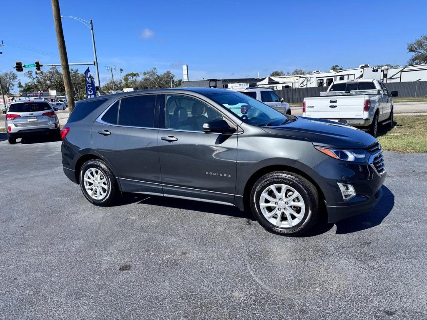 2018 GRAY CHEVROLET EQUINOX LT (2GNAXJEV0J6) with an 1.5L engine, Automatic transmission, located at 2929 9th St. West, Bradenton, 34205, (941) 242-2810, 27.473591, -82.570679 - Thanks for inquring into DriveNation USA! All vehicles listed can be viewed at www.drivenationusa.com for vehicle history reports and additonal info. We cannot quote any terms such as down payments or monthly payments without an application. You can apply directly at www.drivenationusa.com or by con - Photo#1