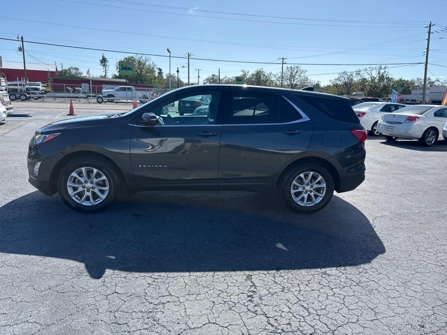 2018 GRAY CHEVROLET EQUINOX LT (2GNAXJEV0J6) with an 1.5L engine, Automatic transmission, located at 2929 9th St. West, Bradenton, 34205, (941) 242-2810, 27.473591, -82.570679 - Thanks for inquring into DriveNation USA! All vehicles listed can be viewed at www.drivenationusa.com for vehicle history reports and additonal info. We cannot quote any terms such as down payments or monthly payments without an application. You can apply directly at www.drivenationusa.com or by con - Photo#5