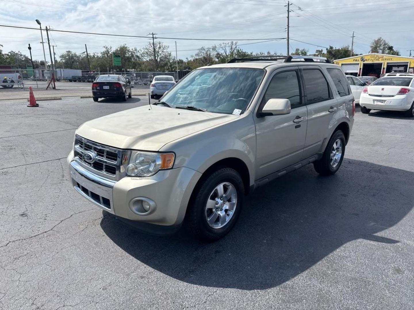 2012 SILVER FORD ESCAPE LIMITED (1FMCU0EG4CK) with an 3.0L engine, Automatic transmission, located at 2929 9th St. West, Bradenton, 34205, (941) 242-2810, 27.473591, -82.570679 - Thanks for inquring into DriveNation USA! All vehicles listed can be viewed at www.drivenationusa.com for vehicle history reports and additonal info. We cannot quote any terms such as down payments or monthly payments without an application. You can apply directly at www.drivenationusa.com or by con - Photo#3