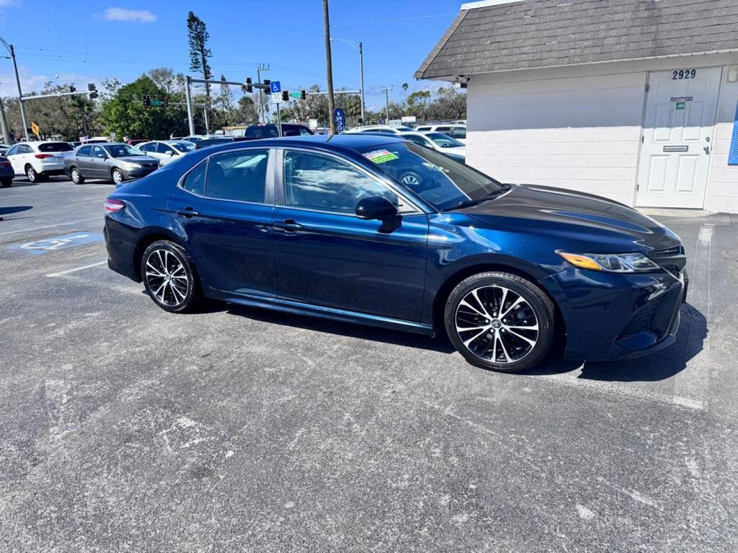 2018 BLUE TOYOTA CAMRY SE (4T1B11HK3JU) with an 2.5L engine, Automatic transmission, located at 2929 9th St. West, Bradenton, 34205, (941) 242-2810, 27.473591, -82.570679 - Thanks for inquring into DriveNation USA! All vehicles listed can be viewed at www.drivenationusa.com for vehicle history reports and additonal info. We cannot quote any terms such as down payments or monthly payments without an application. You can apply directly at www.drivenationusa.com or by con - Photo#0