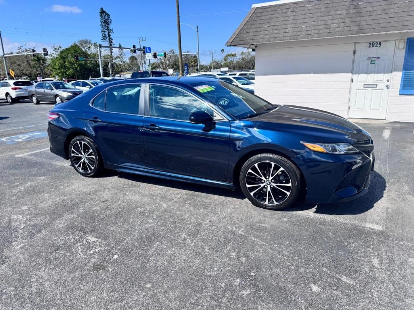 2018 BLUE TOYOTA CAMRY SE (4T1B11HK3JU) with an 2.5L engine, Automatic transmission, located at 2929 9th St. West, Bradenton, 34205, (941) 242-2810, 27.473591, -82.570679 - Thanks for inquring into DriveNation USA! All vehicles listed can be viewed at www.drivenationusa.com for vehicle history reports and additonal info. We cannot quote any terms such as down payments or monthly payments without an application. You can apply directly at www.drivenationusa.com or by con - Photo#14