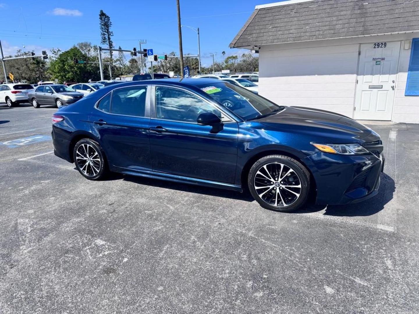 2018 BLUE TOYOTA CAMRY SE (4T1B11HK3JU) with an 2.5L engine, Automatic transmission, located at 2929 9th St. West, Bradenton, 34205, (941) 242-2810, 27.473591, -82.570679 - Thanks for inquring into DriveNation USA! All vehicles listed can be viewed at www.drivenationusa.com for vehicle history reports and additonal info. We cannot quote any terms such as down payments or monthly payments without an application. You can apply directly at www.drivenationusa.com or by con - Photo#15