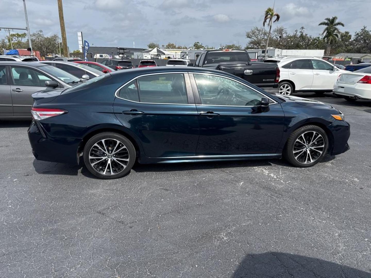 2018 BLUE TOYOTA CAMRY SE (4T1B11HK3JU) with an 2.5L engine, Automatic transmission, located at 2929 9th St. West, Bradenton, 34205, (941) 242-2810, 27.473591, -82.570679 - Thanks for inquring into DriveNation USA! All vehicles listed can be viewed at www.drivenationusa.com for vehicle history reports and additonal info. We cannot quote any terms such as down payments or monthly payments without an application. You can apply directly at www.drivenationusa.com or by con - Photo#8