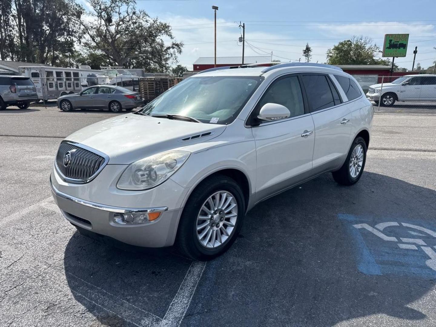 2012 WHITE BUICK ENCLAVE CXL (5GAKRCED3CJ) with an 3.6L engine, Automatic transmission, located at 2929 9th St. West, Bradenton, 34205, (941) 242-2810, 27.473591, -82.570679 - Thanks for inquring into DriveNation USA! All vehicles listed can be viewed at www.drivenationusa.com for vehicle history reports and additonal info. We cannot quote any terms such as down payments or monthly payments without an application. You can apply directly at www.drivenationusa.com or by con - Photo#4