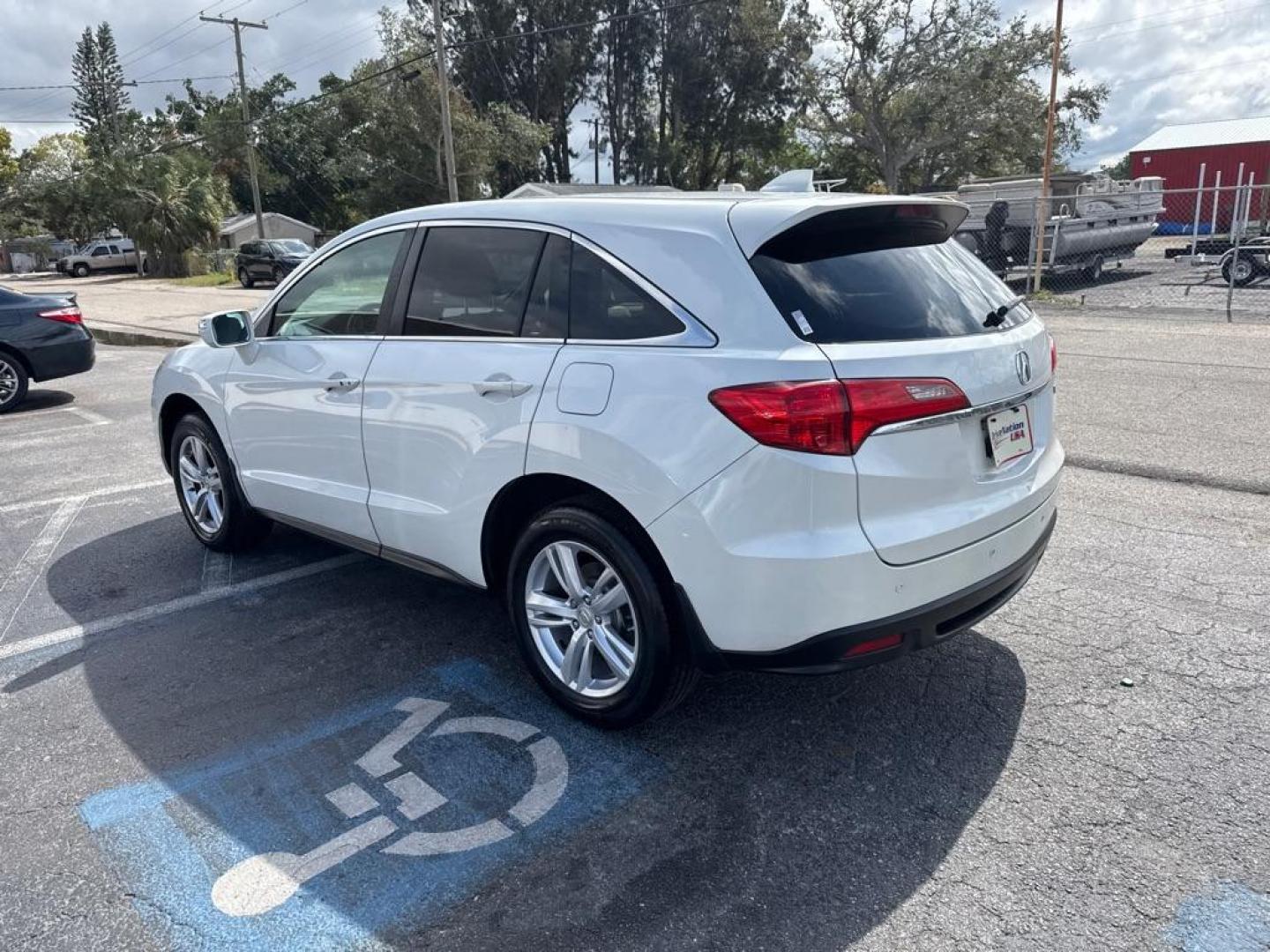 2015 WHITE ACURA RDX TECHNOLOGY (5J8TB3H57FL) with an 3.5L engine, Automatic transmission, located at 2929 9th St. West, Bradenton, 34205, (941) 242-2810, 27.473591, -82.570679 - Thanks for inquring into DriveNation USA! All vehicles listed can be viewed at www.drivenationusa.com for vehicle history reports and additonal info. We cannot quote any terms such as down payments or monthly payments without an application. You can apply directly at www.drivenationusa.com or by con - Photo#6