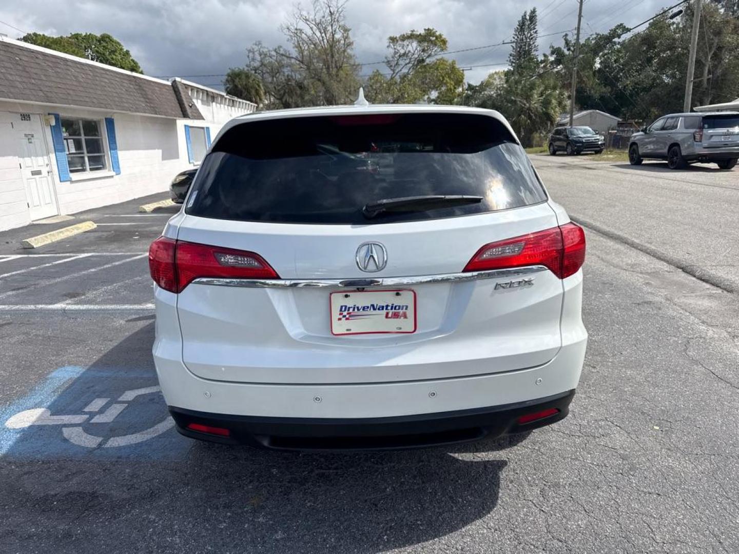 2015 WHITE ACURA RDX TECHNOLOGY (5J8TB3H57FL) with an 3.5L engine, Automatic transmission, located at 2929 9th St. West, Bradenton, 34205, (941) 242-2810, 27.473591, -82.570679 - Thanks for inquring into DriveNation USA! All vehicles listed can be viewed at www.drivenationusa.com for vehicle history reports and additonal info. We cannot quote any terms such as down payments or monthly payments without an application. You can apply directly at www.drivenationusa.com or by con - Photo#7