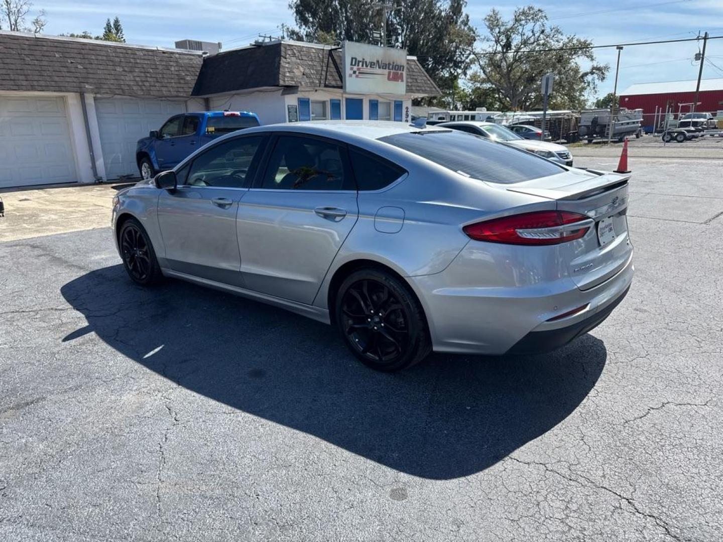 2020 GRAY FORD FUSION SE (3FA6P0HD3LR) with an 1.5L engine, Automatic transmission, located at 2929 9th St. West, Bradenton, 34205, (941) 242-2810, 27.473591, -82.570679 - Photo#6