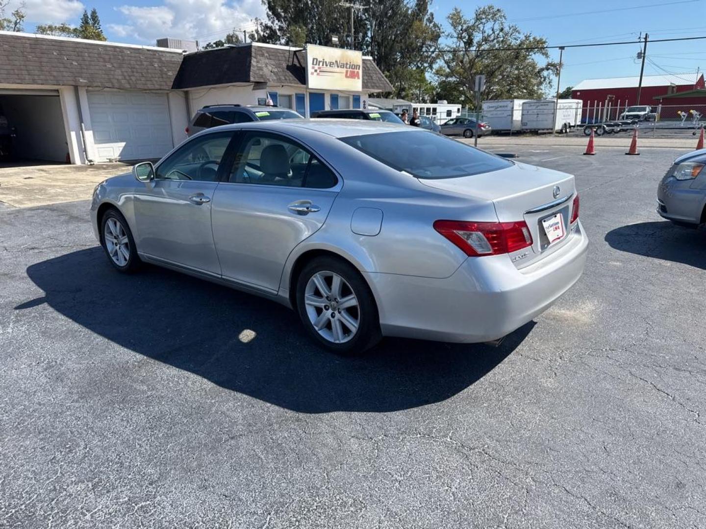 2007 SILVER LEXUS ES 350 (JTHBJ46G872) with an 3.5L engine, Automatic transmission - Thanks for inquring into DriveNation USA! All vehicles listed can be viewed at www.drivenationusa.com for vehicle history reports and additonal info. We cannot quote any terms such as down payments or monthly payments without an application. You can apply directly at www.drivenationusa.com or by con - Photo#5