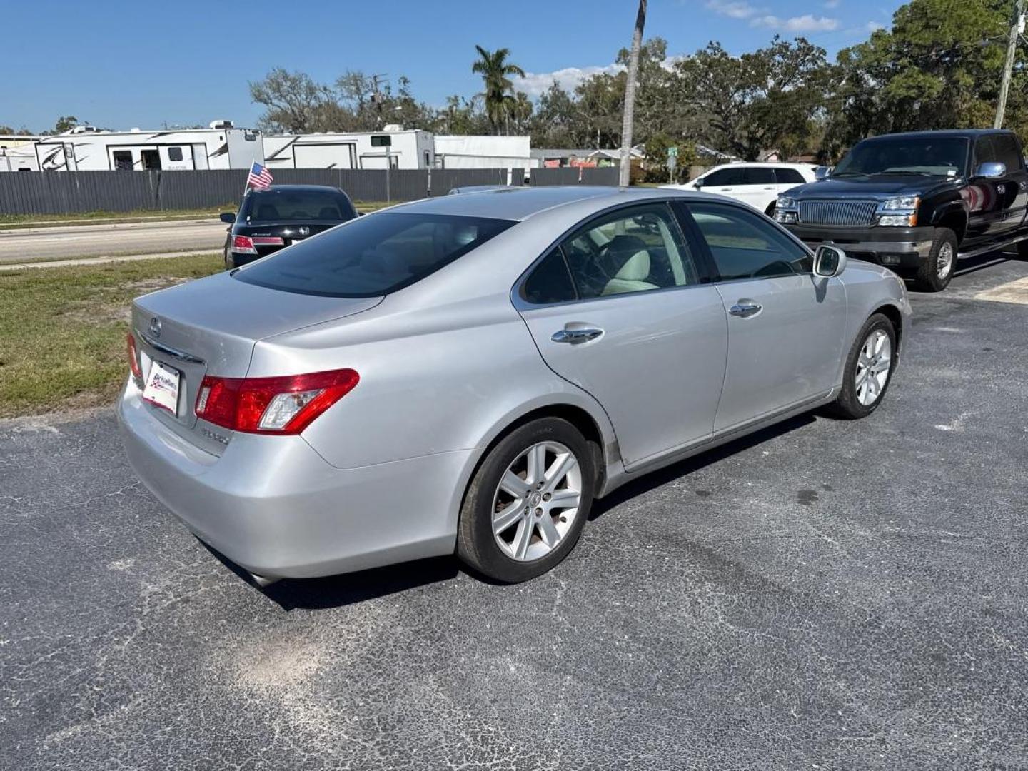 2007 SILVER LEXUS ES 350 (JTHBJ46G872) with an 3.5L engine, Automatic transmission - Thanks for inquring into DriveNation USA! All vehicles listed can be viewed at www.drivenationusa.com for vehicle history reports and additonal info. We cannot quote any terms such as down payments or monthly payments without an application. You can apply directly at www.drivenationusa.com or by con - Photo#7