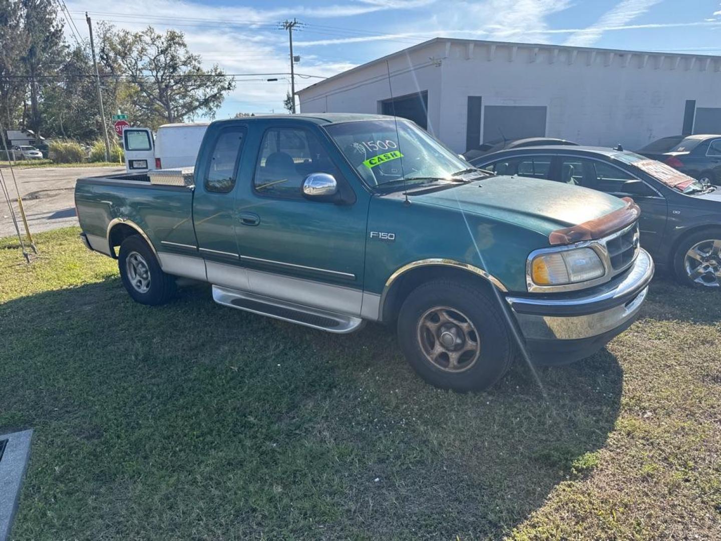 1997 GREEN FORD F150 (1FTDX1760VK) with an 4.6L engine, Automatic transmission, located at 2929 9th St. West, Bradenton, 34205, (941) 242-2810, 27.473591, -82.570679 - Photo#1